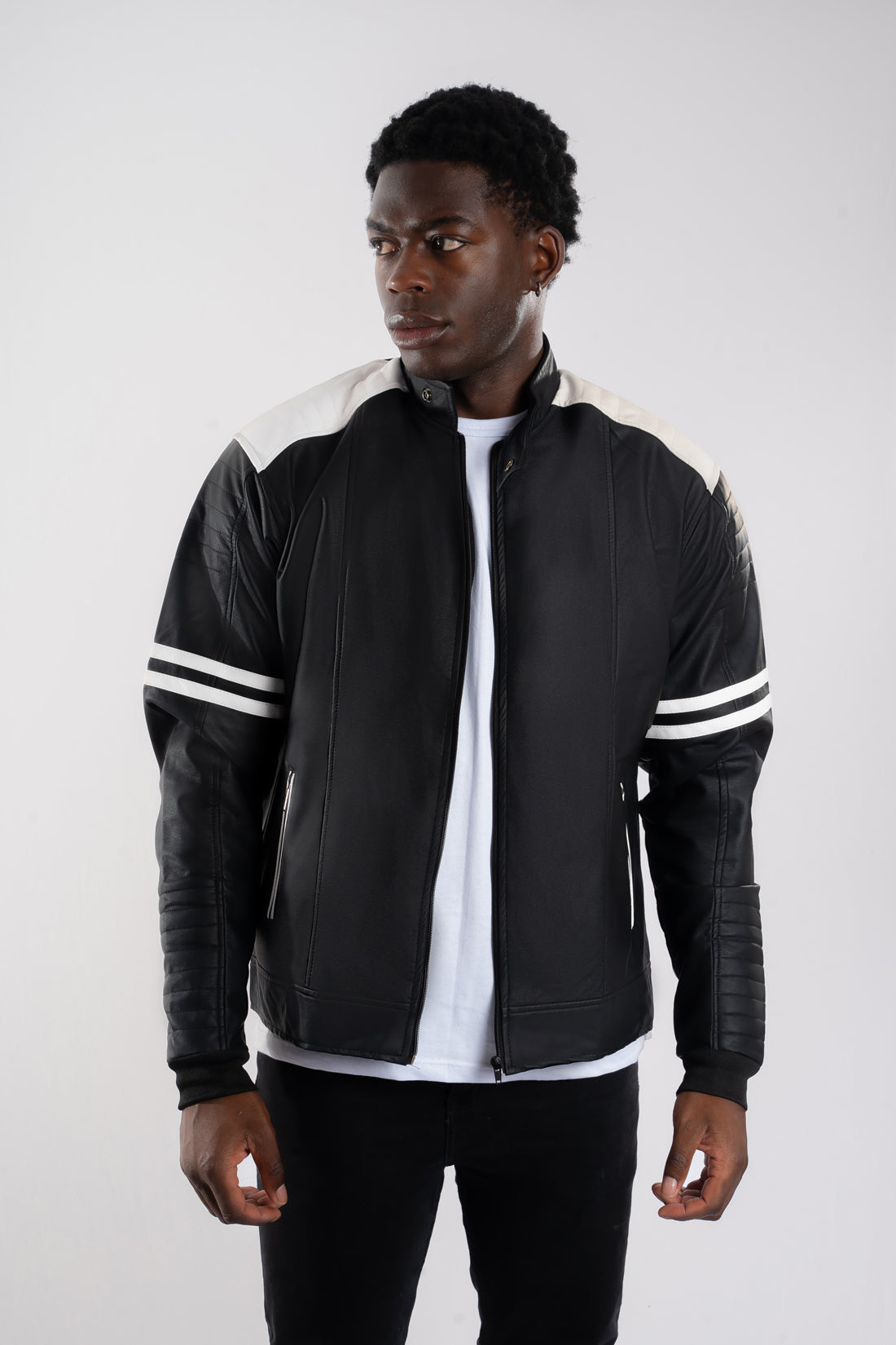 Beisbolera-negra-blanca-frente