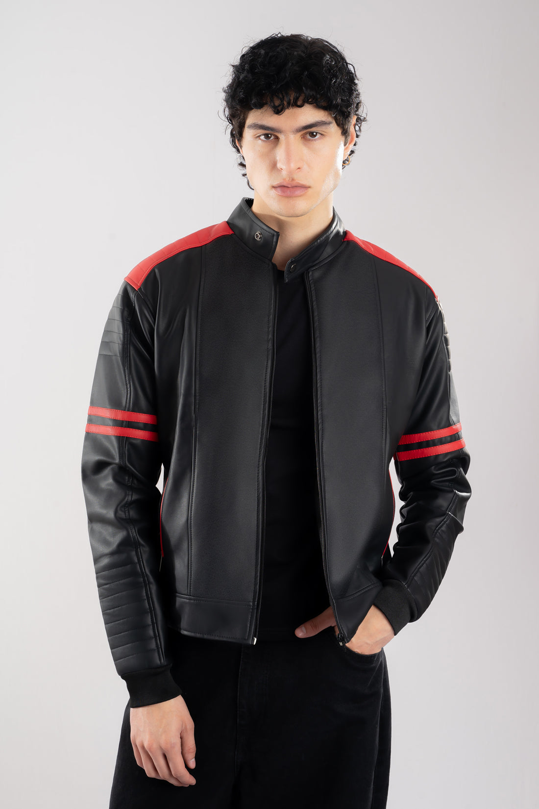 Beisbolera-negra-roja-frente