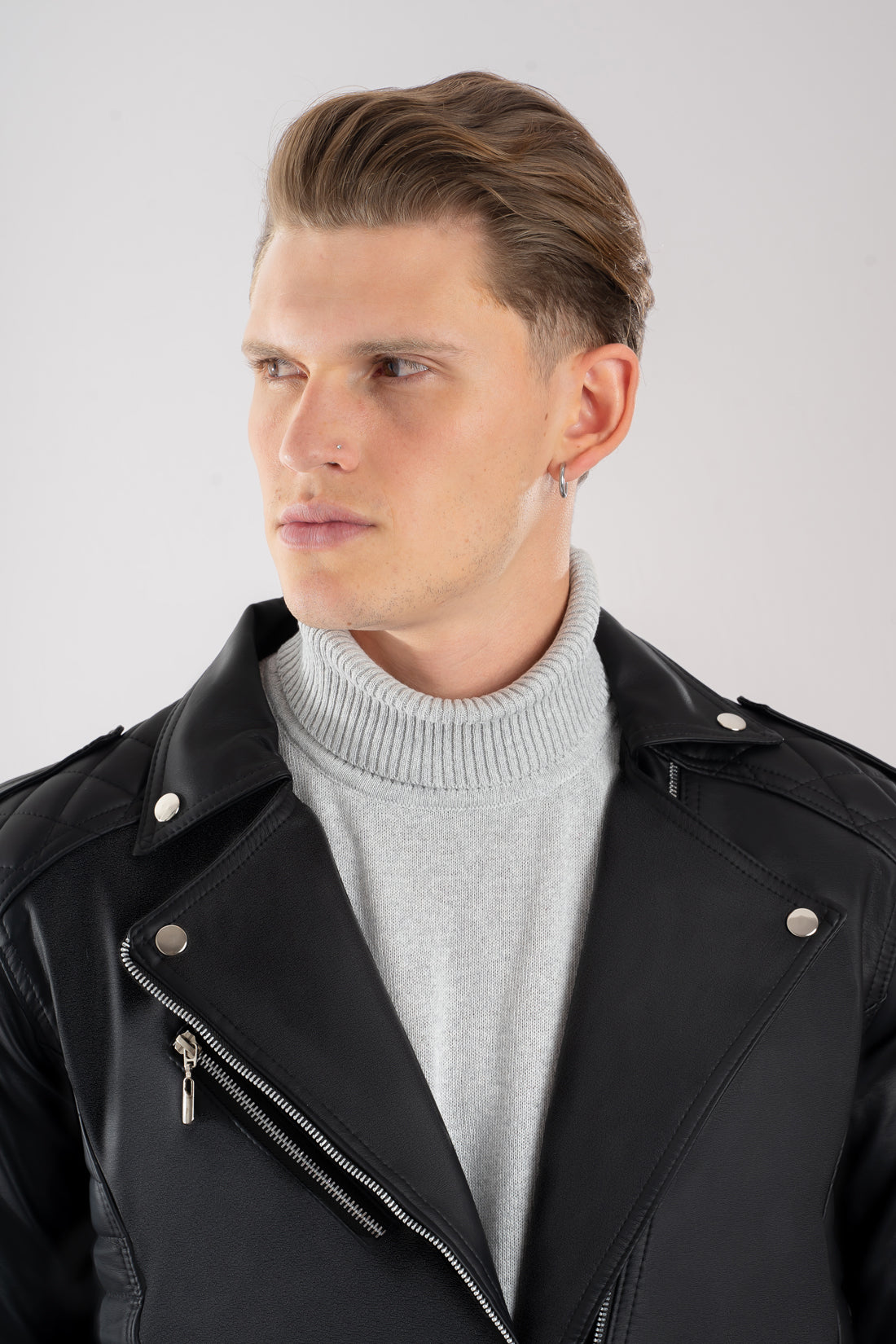 Chamarra-cuerotex-hombre-L250-negra-detalle-1