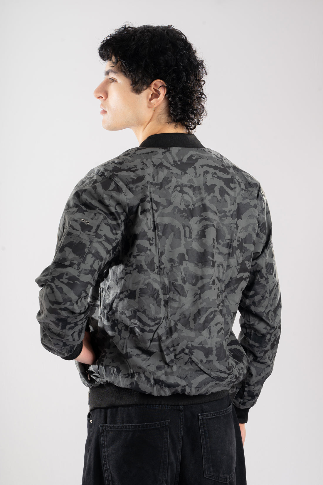 Chaqueta-Bomber-piloto-camuflada-espalda