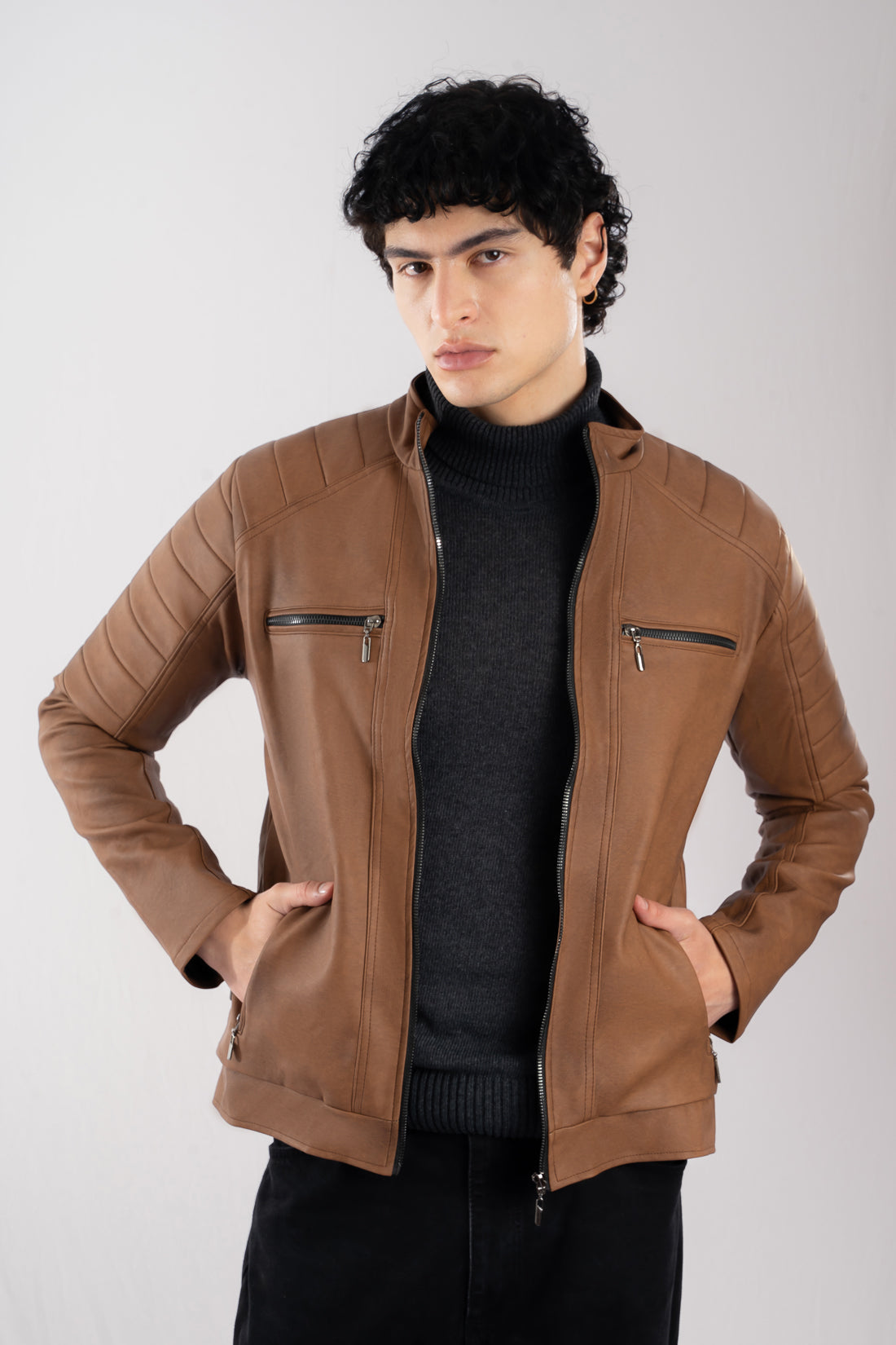 Chaqueta-Cuerotex-Audi-cafe-claro-frente