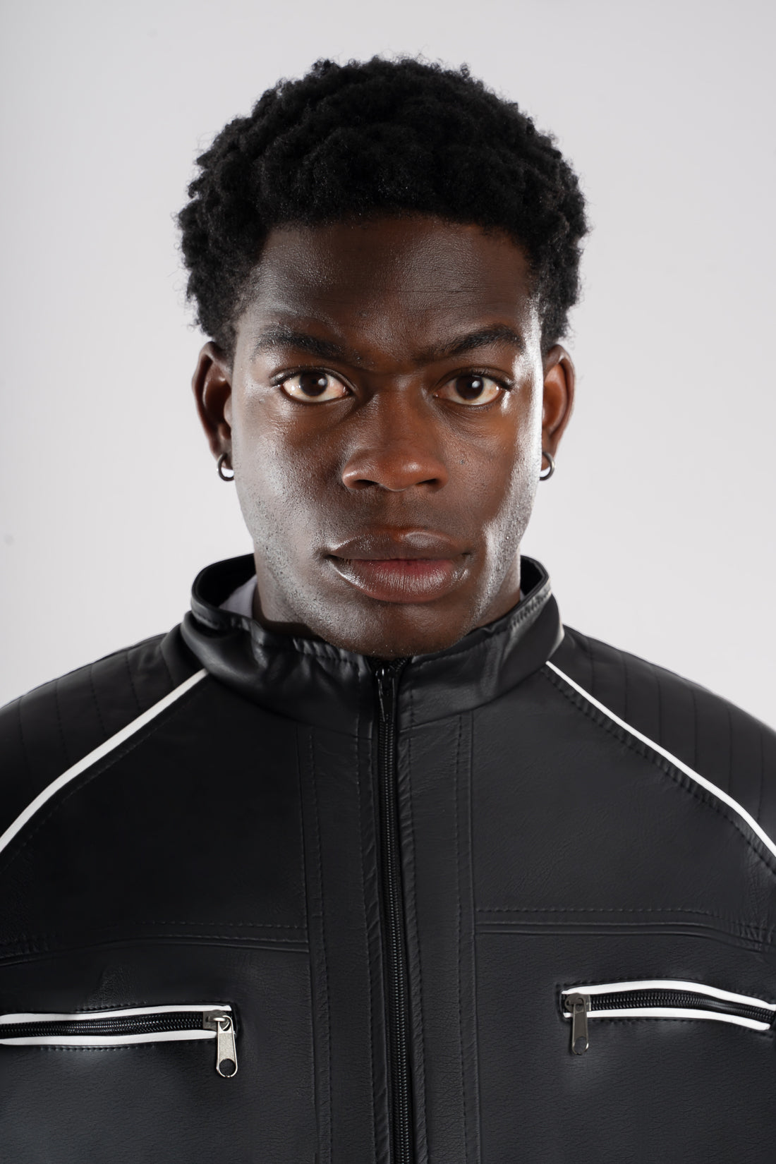 Chaqueta-W20-negra-roja-detalle-1