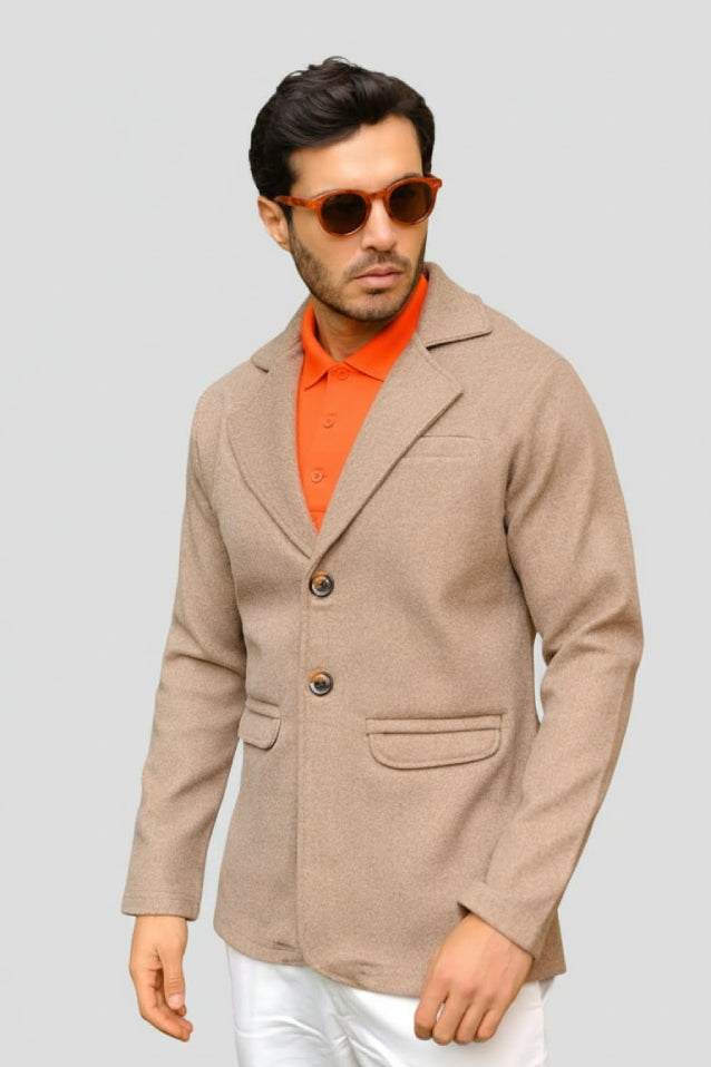 Chaqueta tipo blazer Amazon color beige para hombre, diseño versátil y ligero para ocasiones semiformales. Disponible en Colombia con pago al recibir en casa y Sistecrédito a través de lsjsas.com.