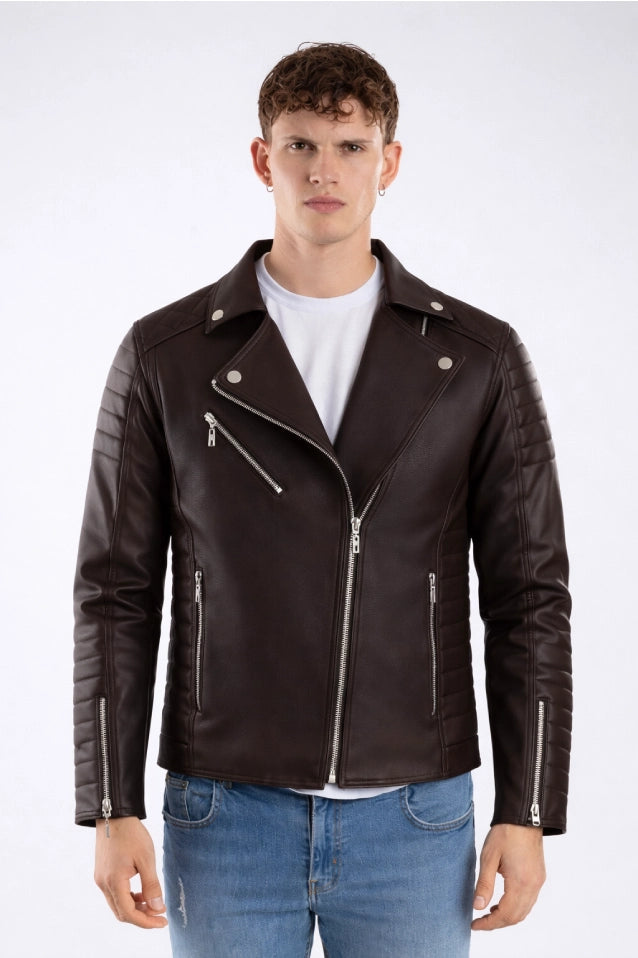 Chamarra cafe oscuro para hombre imagen frontal AD10 estilo rockero con paneles laterales acolchados en cuerotex. Disponible con Pago Contra Entrega, crédito ADDI y Sistecrédito en lsjsas.com