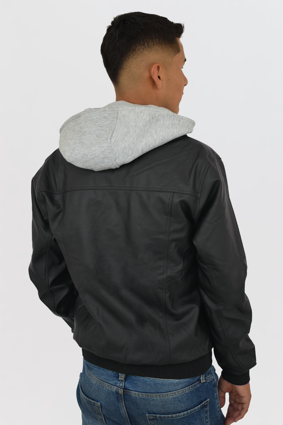 chaqueta-akt-negra- espalda