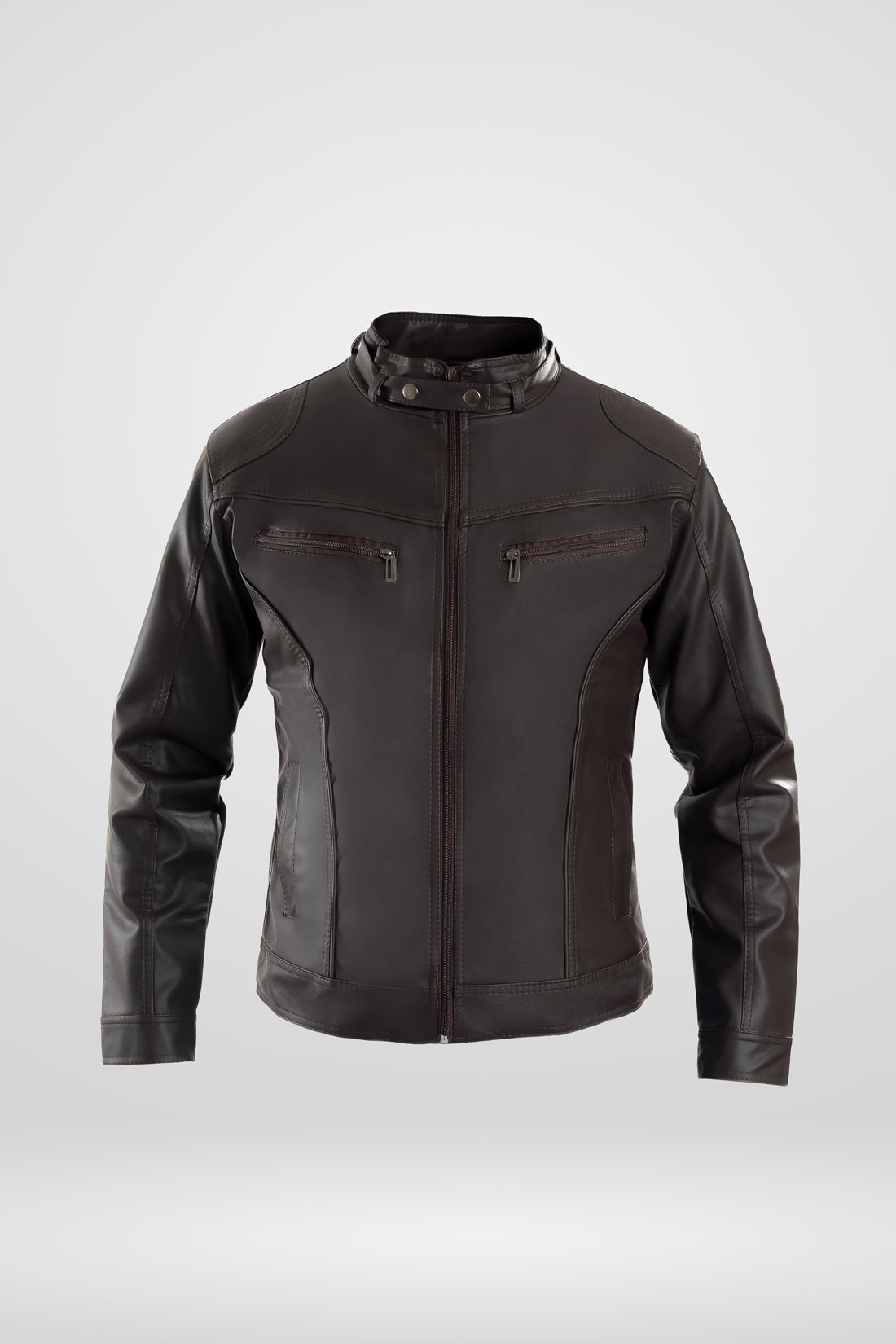 Foto de producto de la chaqueta clásica de Cuerotex para hombre en color café oscuro, modelo BJ, sobre fondo blanco.