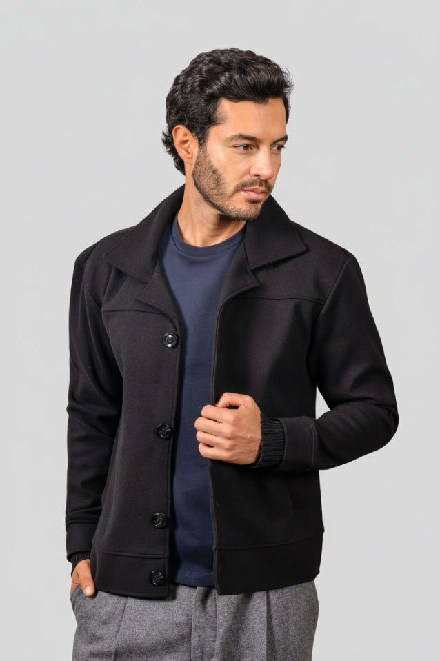 Chaqueta para hombre modelo Heros en color negro, confeccionada en paño licrado de alta calidad que ofrece ajuste stretch y elegancia. Compra segura con Pago Contra Entrega y ADDI en lsjsas.com.