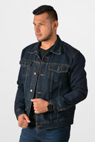 Chaqueta de jean clásica para hombre en un elegante y profundo color azul petróleo, vista frontal.