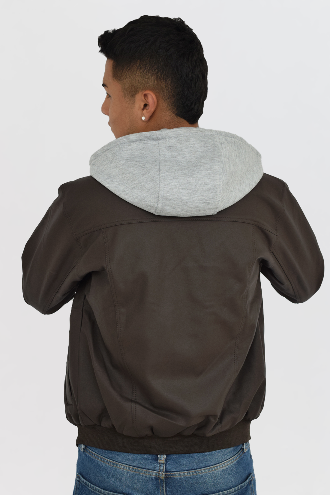 chaqueta akt-cafe-capota-espalda