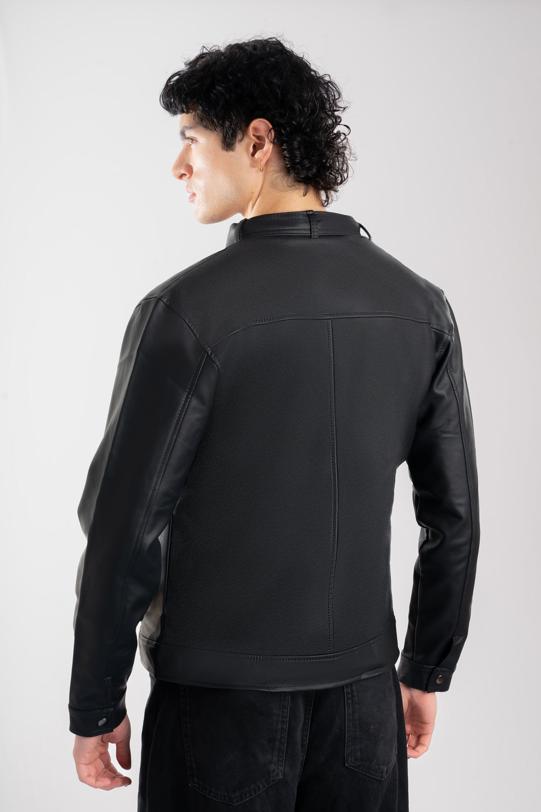 Chaqueta-Fusion-negra-espalda