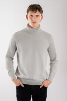 Saco liscio cuello tortuga beige