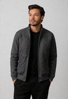 Chaqueta Gris Oscuro Brahama de LSJ SAS, diseño urbano minimalista resistente al viento y al agua. Estilo funcional y moderno en Colombia con pago al recibir en casa y Sistecrédito.