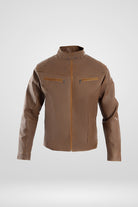 Foto de producto de la chaqueta clásica de Cuerotex para hombre en color café claro, modelo BJ, sobre fondo blanco.