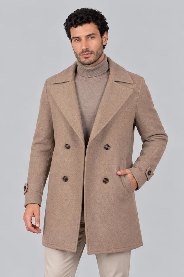 Gabán Imperial caramelo para hombre, cruzado de doble botonadura en paño licrado, vista frontal