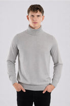 Saco Liscio color beige para hombre en tejido Miratex de alta gama, ideal para un look sofisticado y cómodo. Compra en línea con Pago Contra Entrega en toda Colombia.